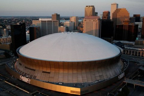 Легендарный стадион Супердоум в Луизиане