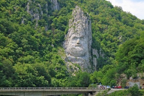  Статуя Децебала, самая большая наскальная скульптура в Европе