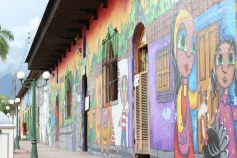 Реальность  граффити в Сальвадоре