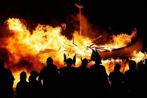 Фестиваль огня Викингов