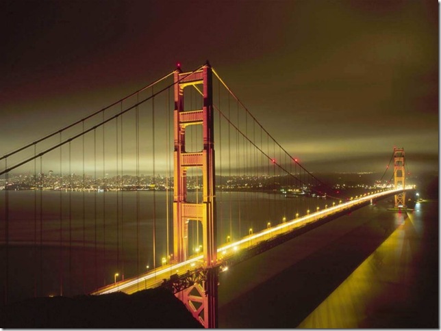 Самые большие и красивые мосты мира San_Franciscos_Golden_Gate_bridge_at_night_3
