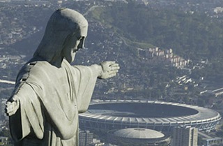 статуя и 
стадион