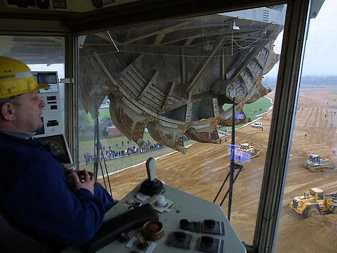 самая большая машина мира