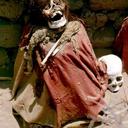 Улыбающиеся скелеты 1000-летнего кладбища Наска
