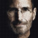 Художник создает портреты из компьютерных клавиш