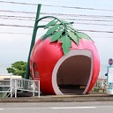 Японские автобусные остановки в форме фруктов