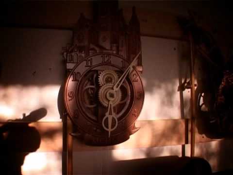 Часы из дерева от Андрея Мартынюка. 