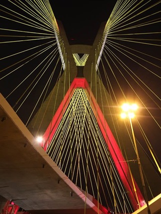 Мост в форме X