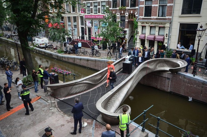 3D-мост в Амстердаме