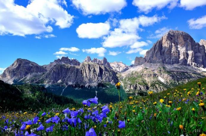 Туристическая тропа в Доломитовых Альпах