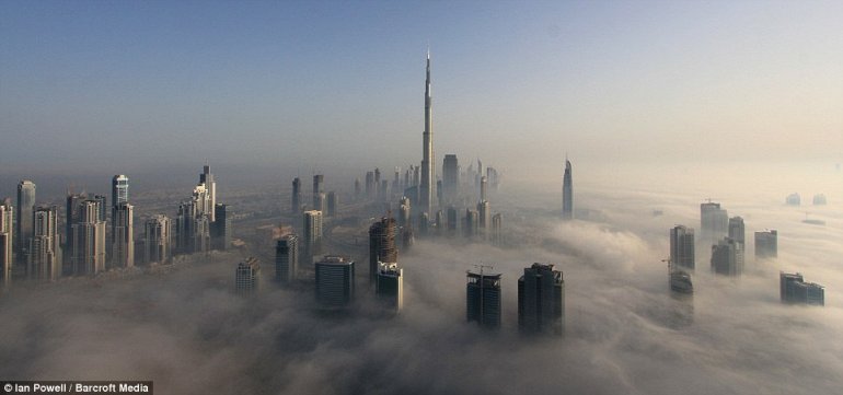 Дубаи в облаках