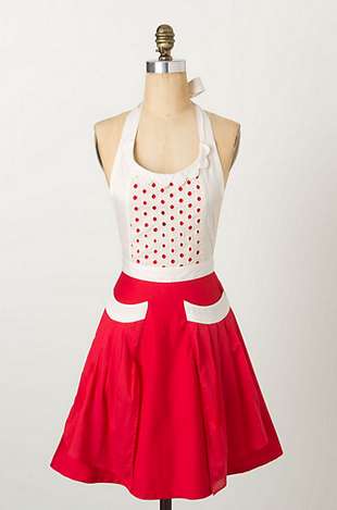 передник с декоративной отделкой