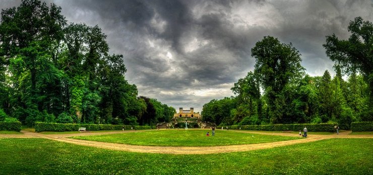 Дворец Дворец