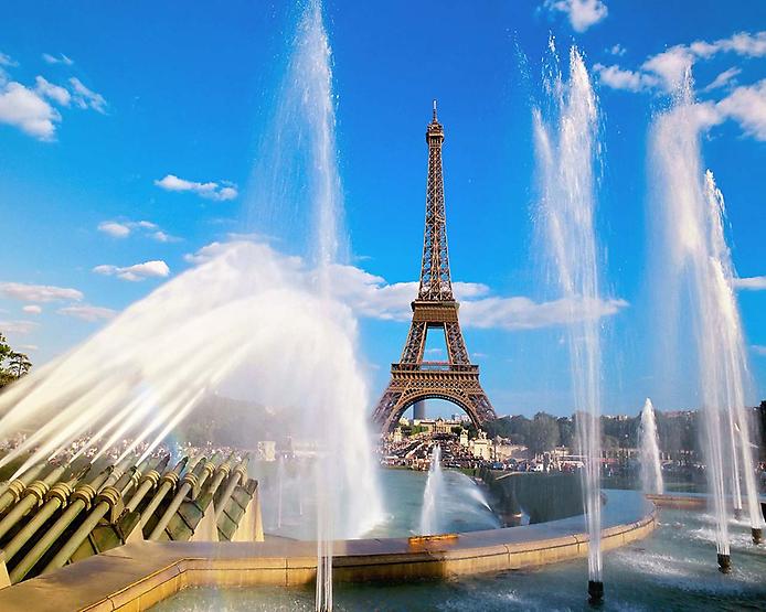 Эйфелева башня - символ романтики и величия Франции