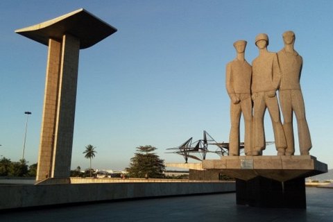 Памятник погибшим во Второй мировой войне, Бразилия