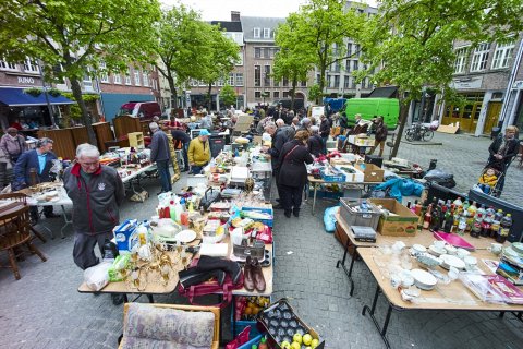 Пятничный рынок на площади Врийдагмаркт