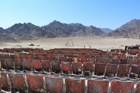 Заброшенный кинотеатр под открытым небом в Египте