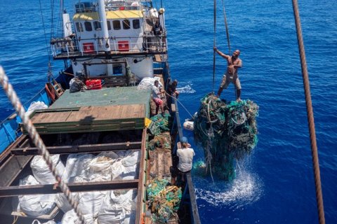Установлен рекорд по количеству собранного в океане пластика