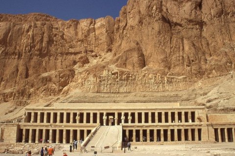 Дейр-эль-Бахри: дом храмов и гробниц в Египте