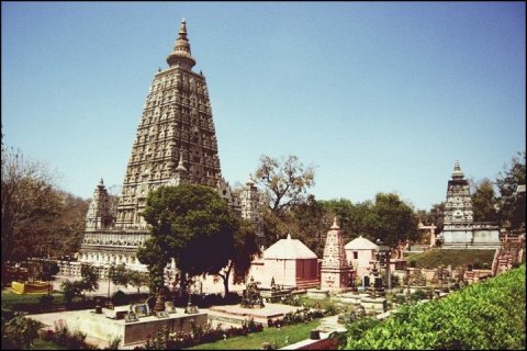 Храм Махабодхи - древнейшая кирпичная постройка в Индии