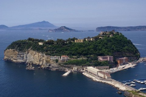 Остров Низида - жемчужина Неаполитанского залива