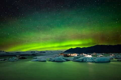 Северное сияние Йокульсарлона - красота пейзажей Исландии