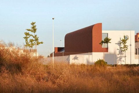 DM House - современный геометрический дом в Испании