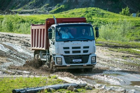 Крупнотоннажные грузовики Isuzu Giga грузоподъемностью от 20 тонн и выше