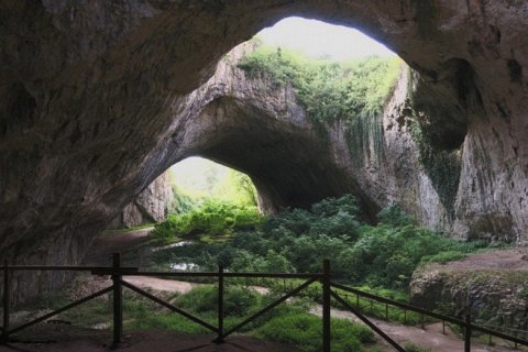 Пещера Деветашка в Болгарии