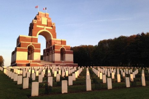 Мемориал Тьепваль: Память о Пропавших на Сомме