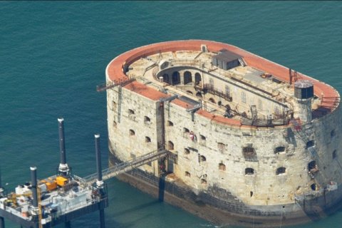 Форт Бойярд: От Военной Крепости до Телевизионной Легенды