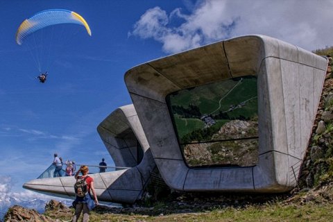 Музей МММ Коронес на вершине Доломитовых Альп