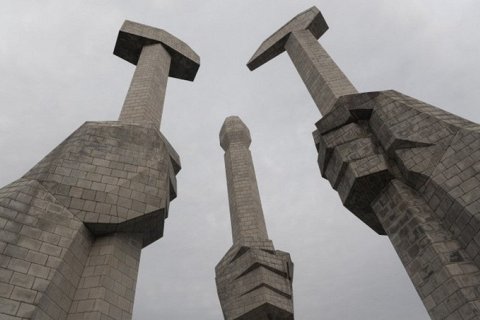 Монумент Основания Партии в КНДР