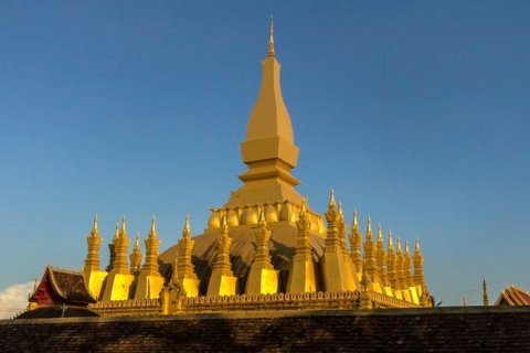 Великая ступа Пха Тхат Луанг в Лаосе