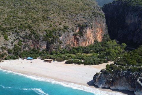 Пляж Джипе: дикая жемчужина Албанского побережья
