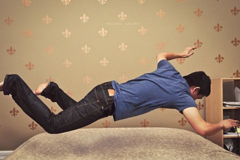 Почему возникает ощущение падения во сне?