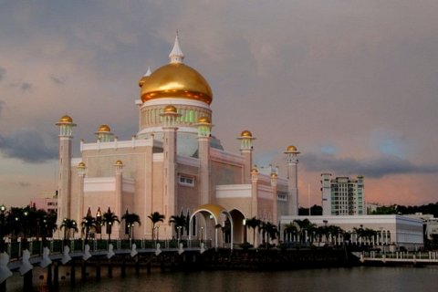 Мечеть Султана Омара Али Сайфуддина