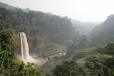 Водопады Эком-Нкам в Камеруне