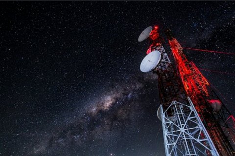 Сигнал из космоса повторяется каждый час, нарушая законы физики