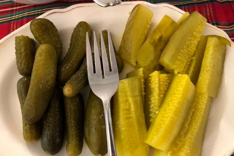 Солёные огурцы: польза, вред и советы по употреблению