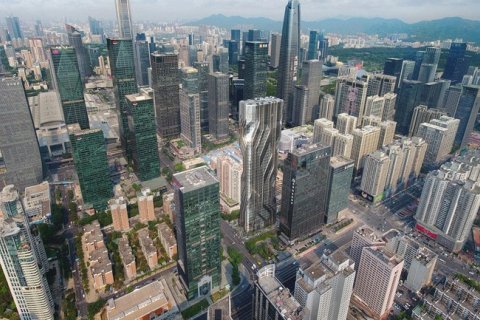 Футуристический небоскрёб с фасадом из солнечных лучей