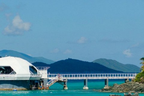 Башня подводной обсерватории Coral World