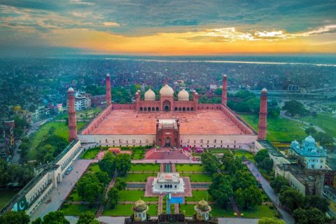 Мечеть Бадшахи: История и особенности