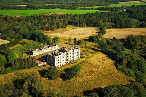 Замок Далкварран: забытая жемчужина Шотландии