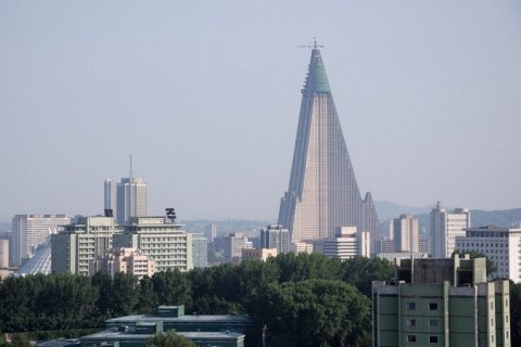 Отель Рюгён: заброшенный гигант Северной Кореи