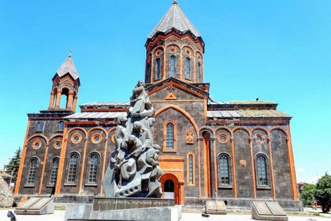 Спитак и Гюмри: Сквозь руины к возрождению