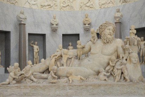 Статуя реки Нил