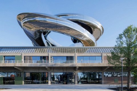 Музей Fenix с обзорной башней Tornado в Роттердаме