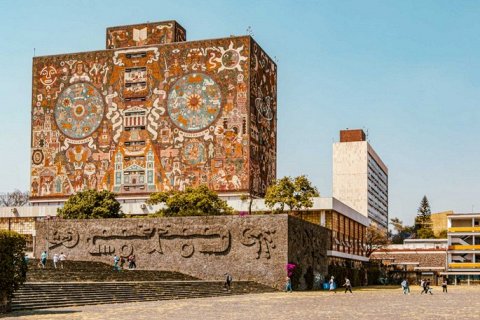 Гигантский бумбокс истории: библиотека UNAM