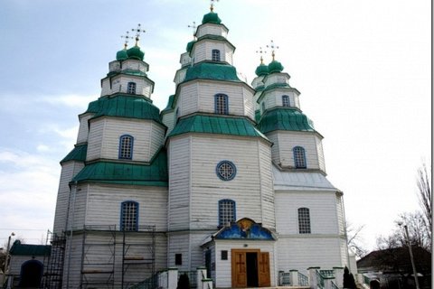 Свято-Троицкий собор - уникальное сооружение из дерева